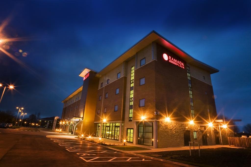 Ramada Plaza Wrexham Otel Dış mekan fotoğraf