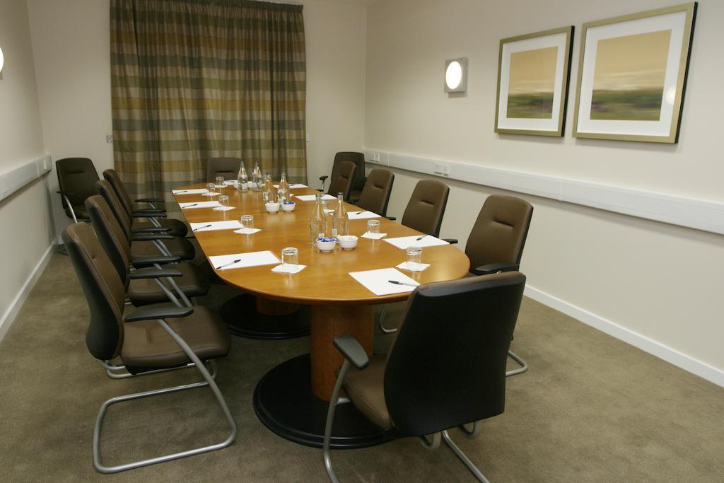 Ramada Plaza Wrexham Otel Dış mekan fotoğraf