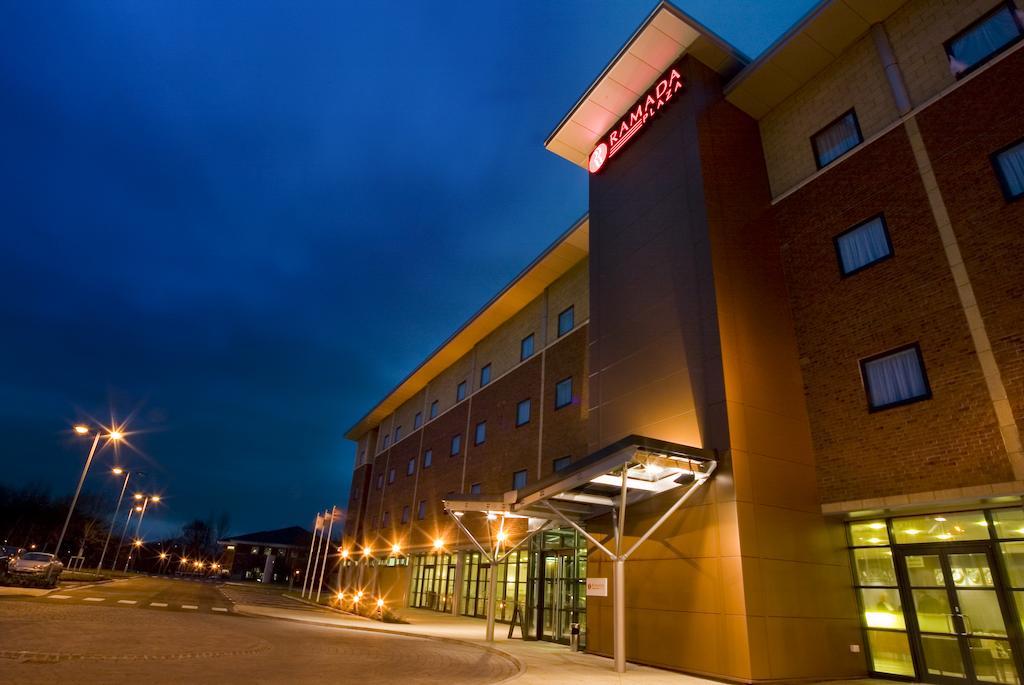 Ramada Plaza Wrexham Otel Dış mekan fotoğraf
