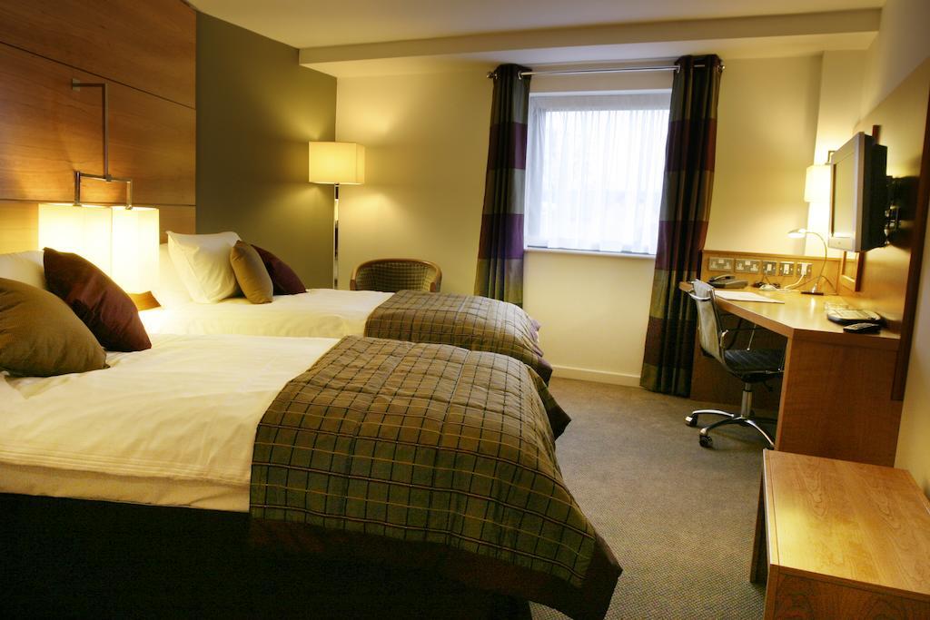Ramada Plaza Wrexham Otel Dış mekan fotoğraf
